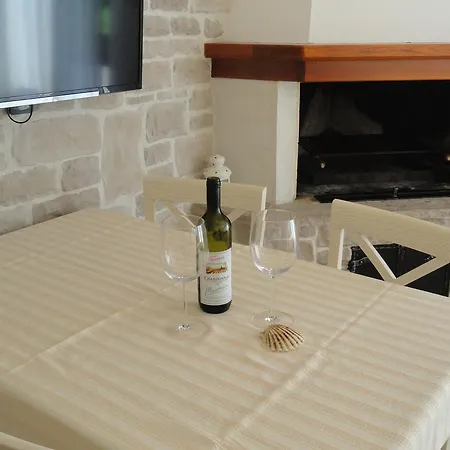 Apartment Lorenzo Pomer
